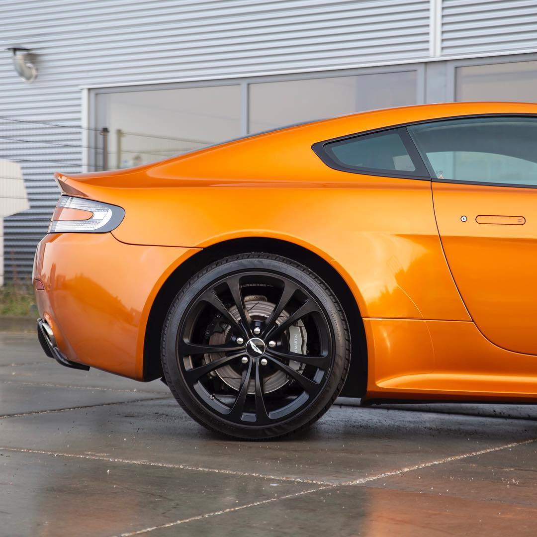 Aston Martin|Super Glossy Orange Poppy Vinyl Wrap|Eowrap