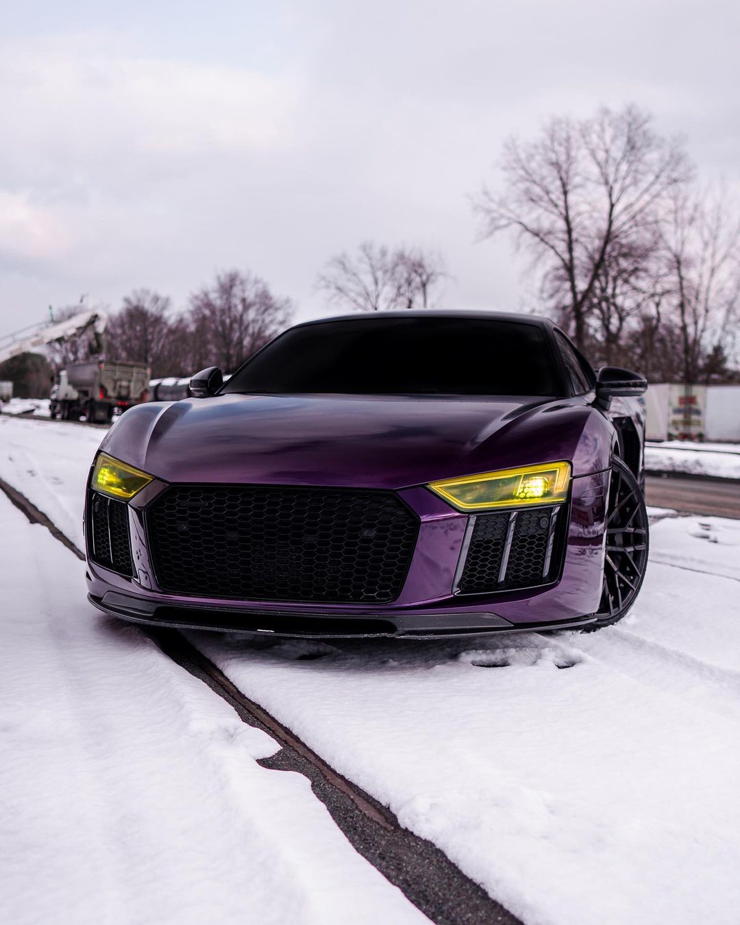 Audi R8|Glossy Metallic Midnight Purple Vinyl Wrap|Eowrap