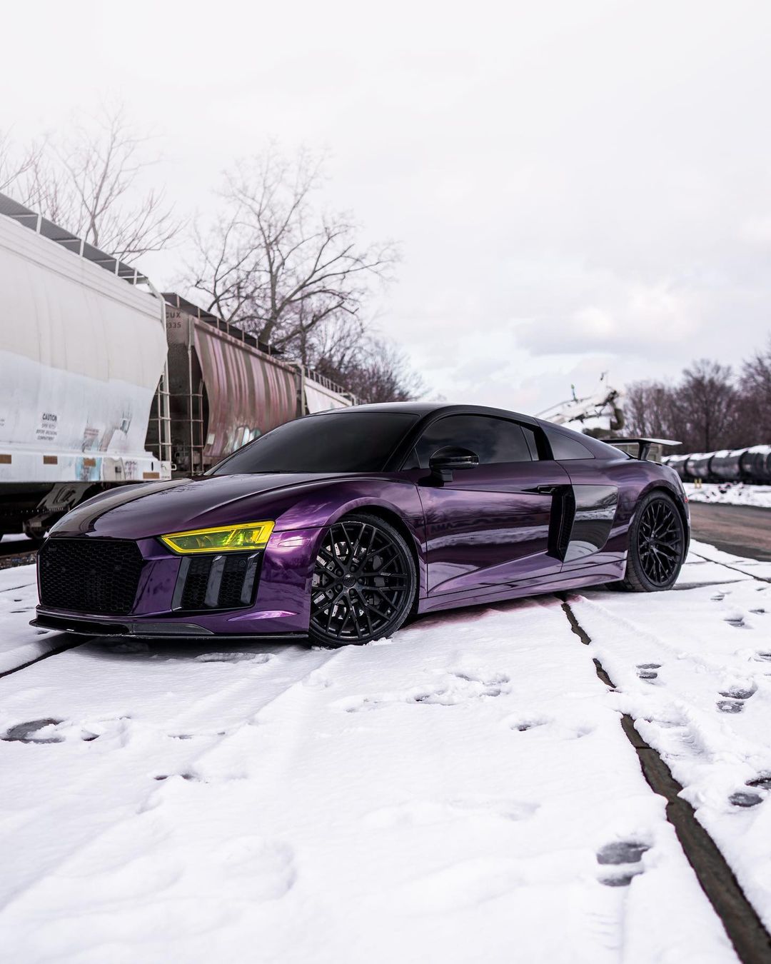 Audi R8|Glossy Metallic Midnight Purple Vinyl Wrap|Eowrap