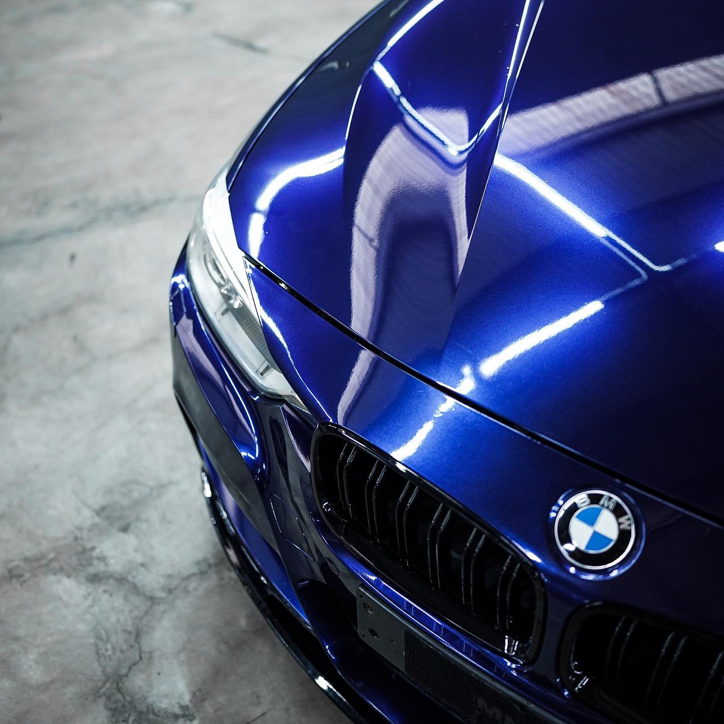 BMW|Glossy Metallic Tanzanite Blue Vinyl Wrap|Eowrap