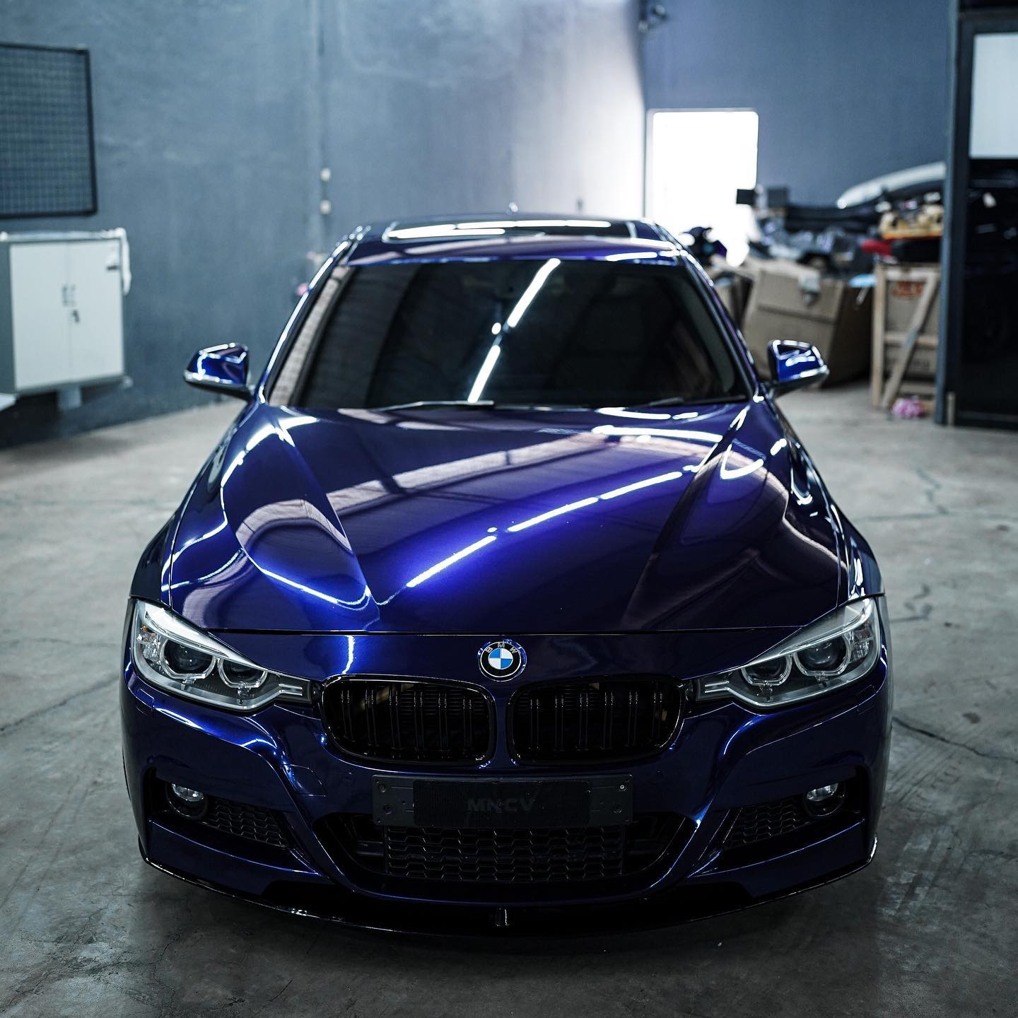 BMW|Glossy Metallic Tanzanite Blue Vinyl Wrap|Eowrap