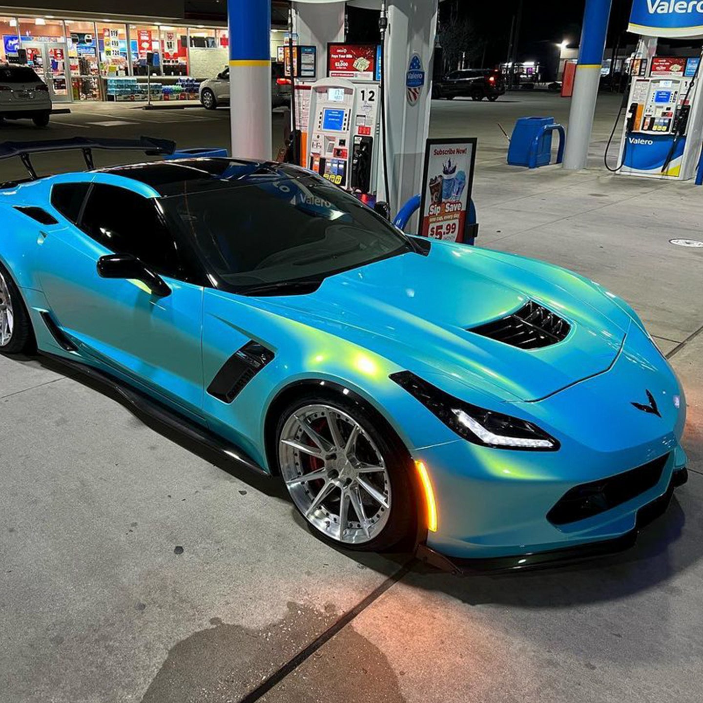 Chevrolet Corvette C7|Candy Metallic Neon Ice Blue Vinyl Wrap|eowrap