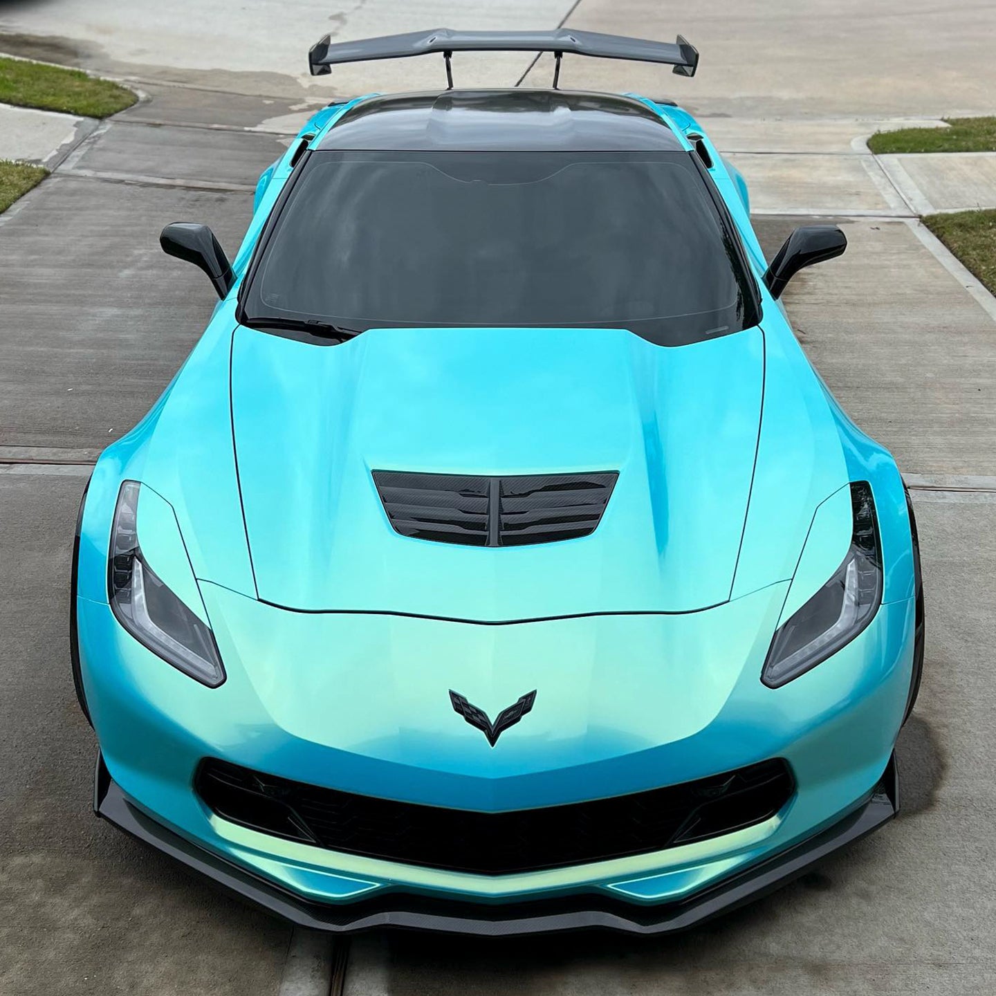 Chevrolet Corvette C7|Candy Metallic Neon Ice Blue Vinyl Wrap|eowrap