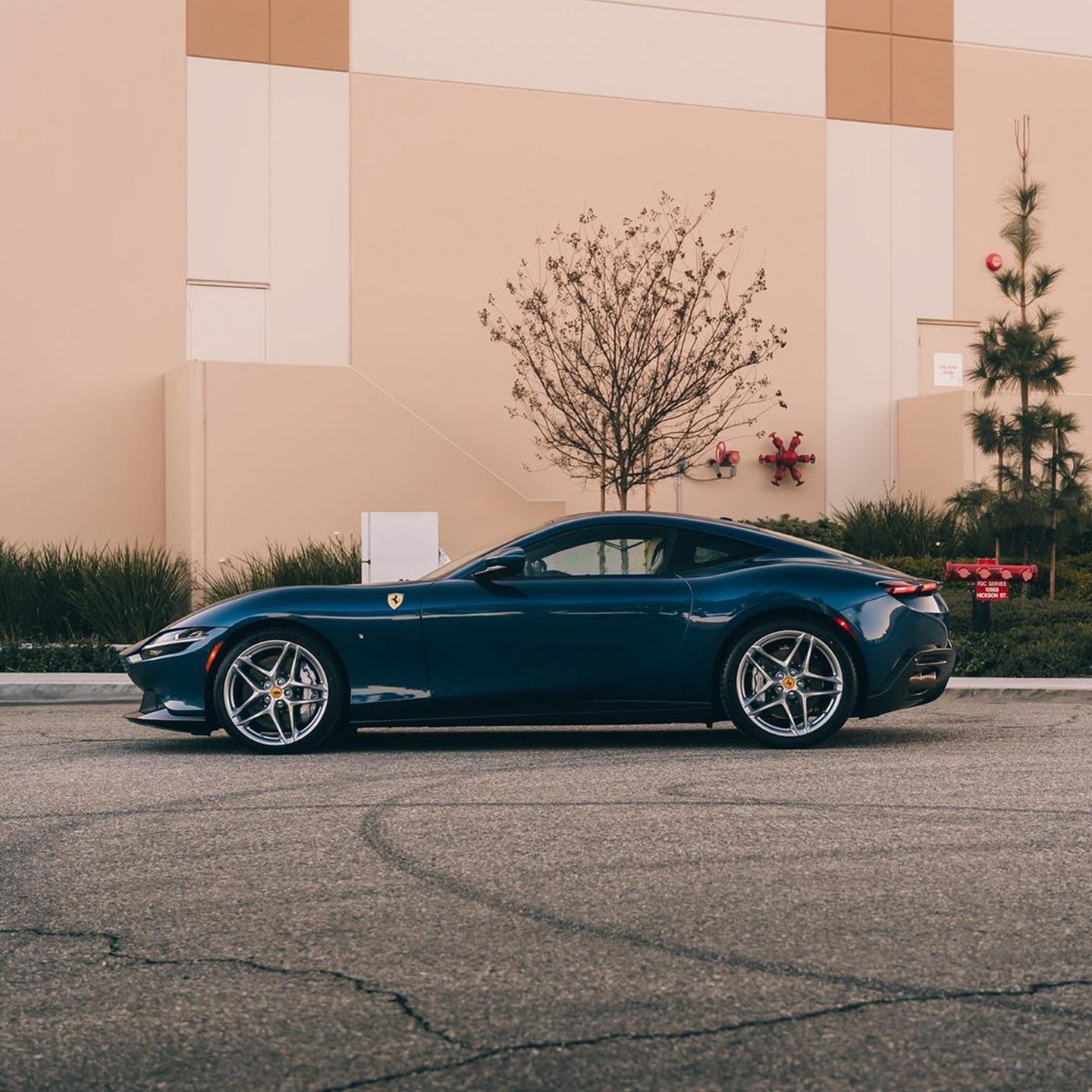 Ferrari|Glossy Metallic Indigo Blue Vinyl Wrap|Eowrap