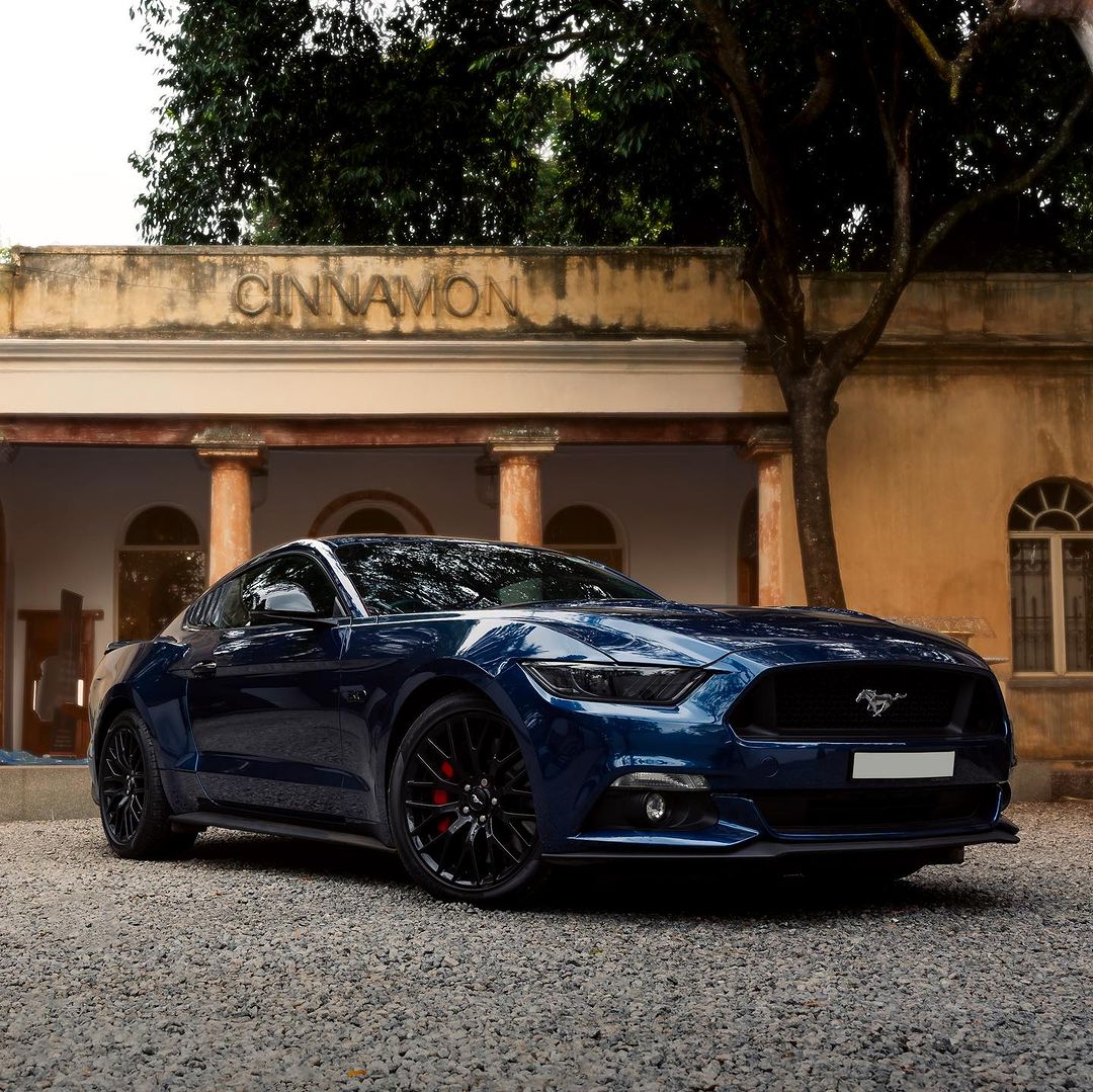 Ford Mustang|Glossy Metallic Indigo Blue Vinyl Wrap|Eowrap