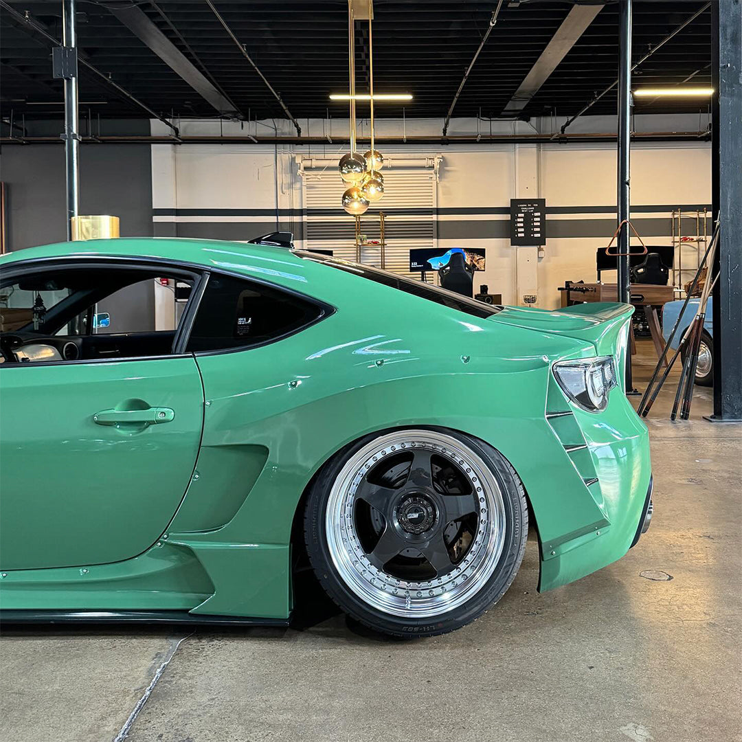 Gloss Auratium Green Vinyl Wrap