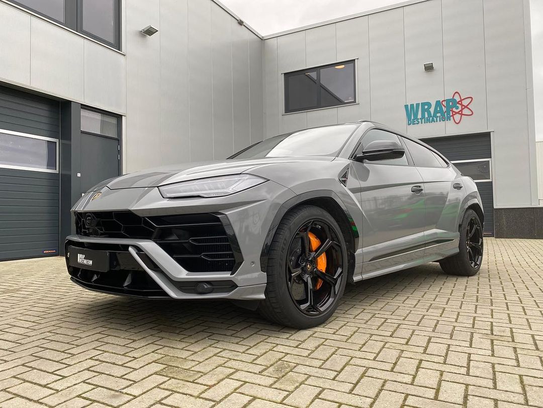 Lamborghini|Gloss Gentle Gray Vinyl Wrap|Eowrap