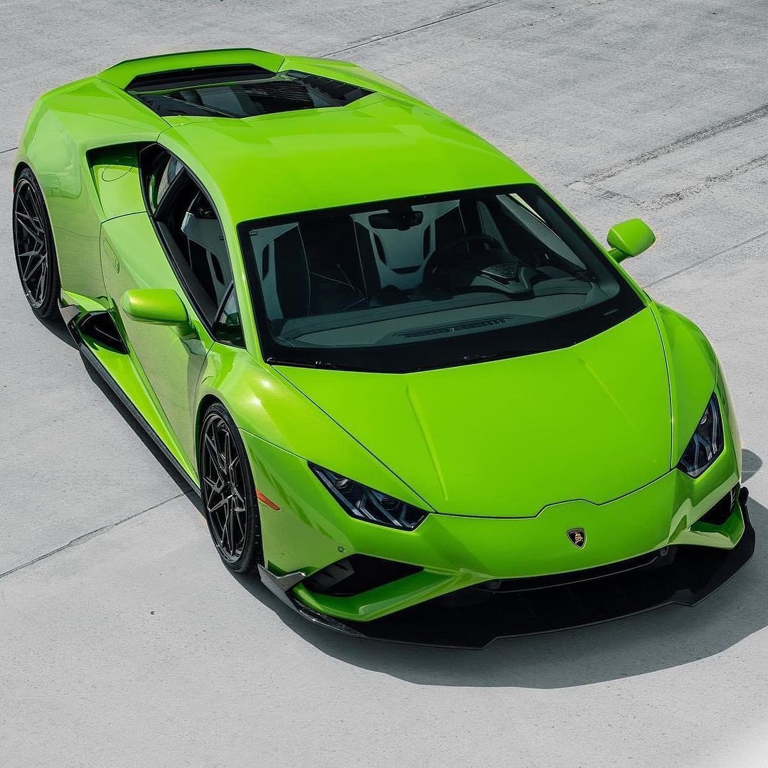 Lamborghini|Super Glossy Thyme Green Vinyl Wrap|Eowrap