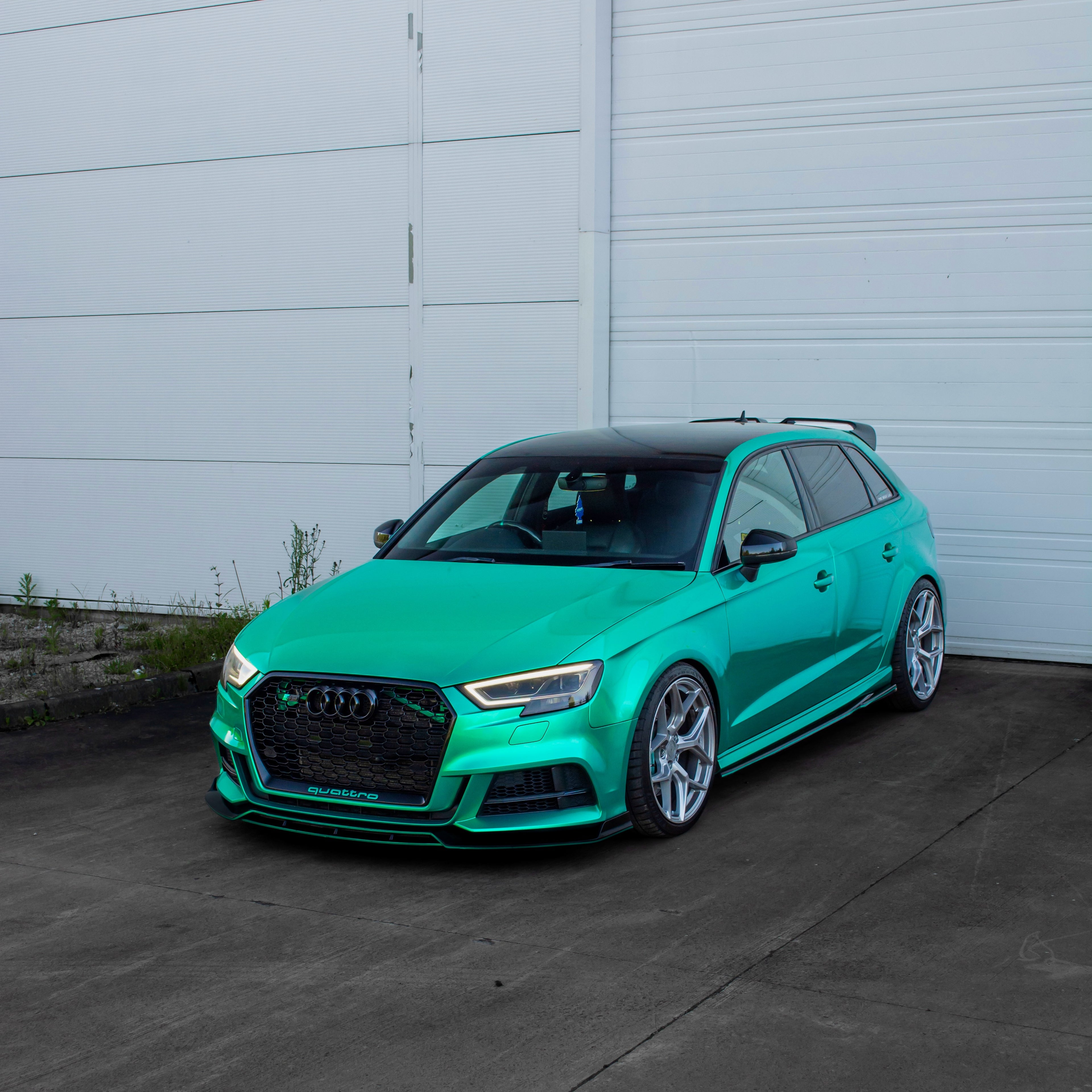 Mirror Chrome Tiffany Vinyl Wrap