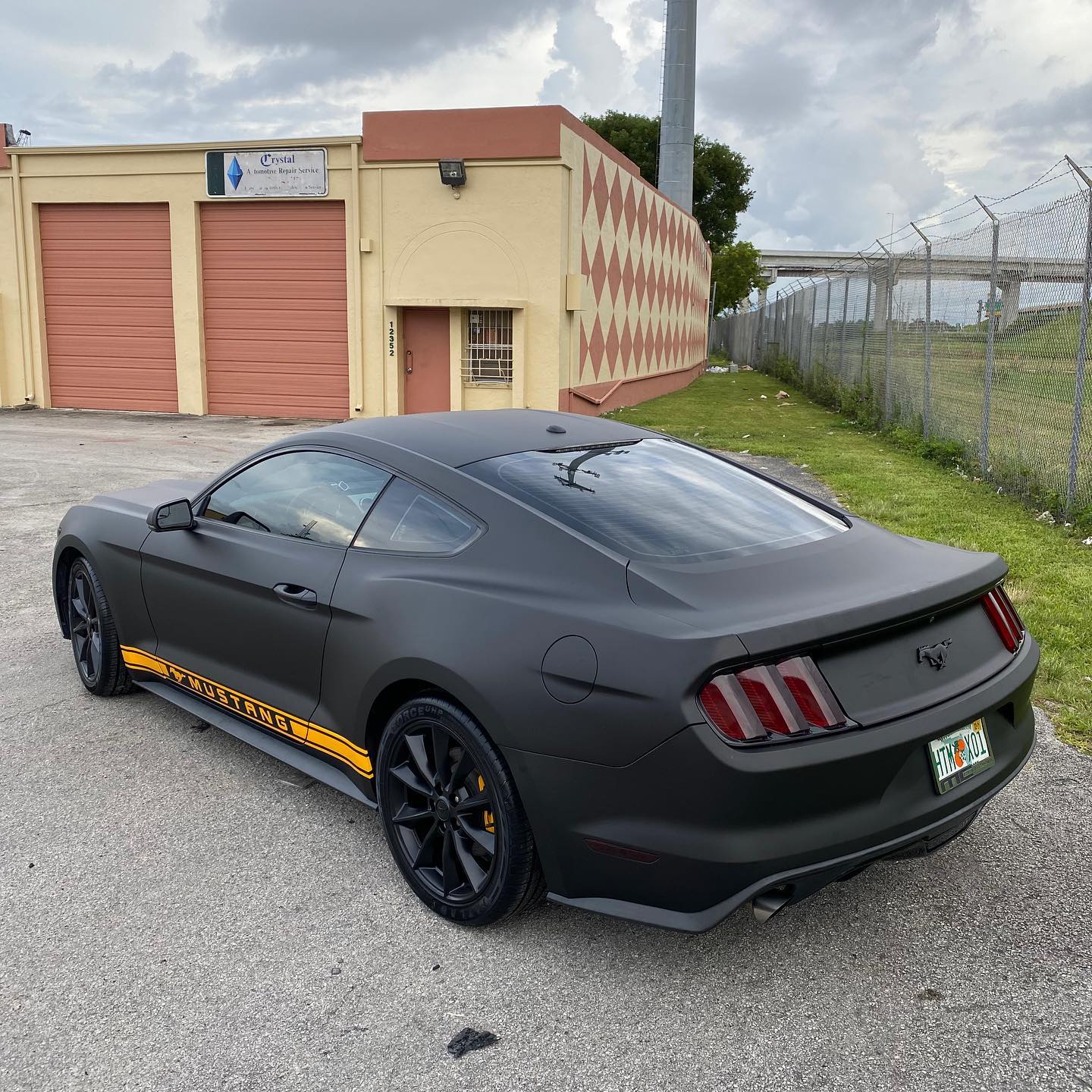 Mustang|Matte Black Vinyl Wrap|Eowrap