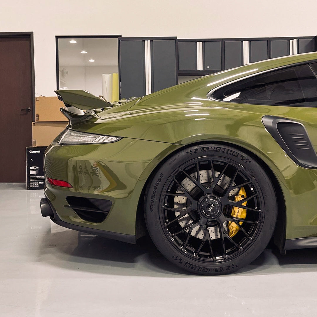 Porsche|High Glossy Army Green Vinyl Wrap|Eowrap