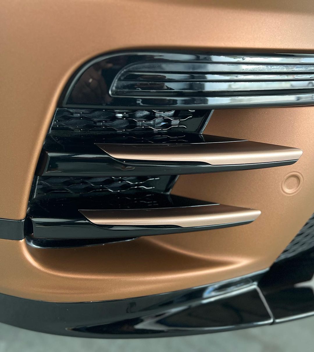 Range Rover|Satin Chrome Silk Copper Vinyl Wrap|Eowrap