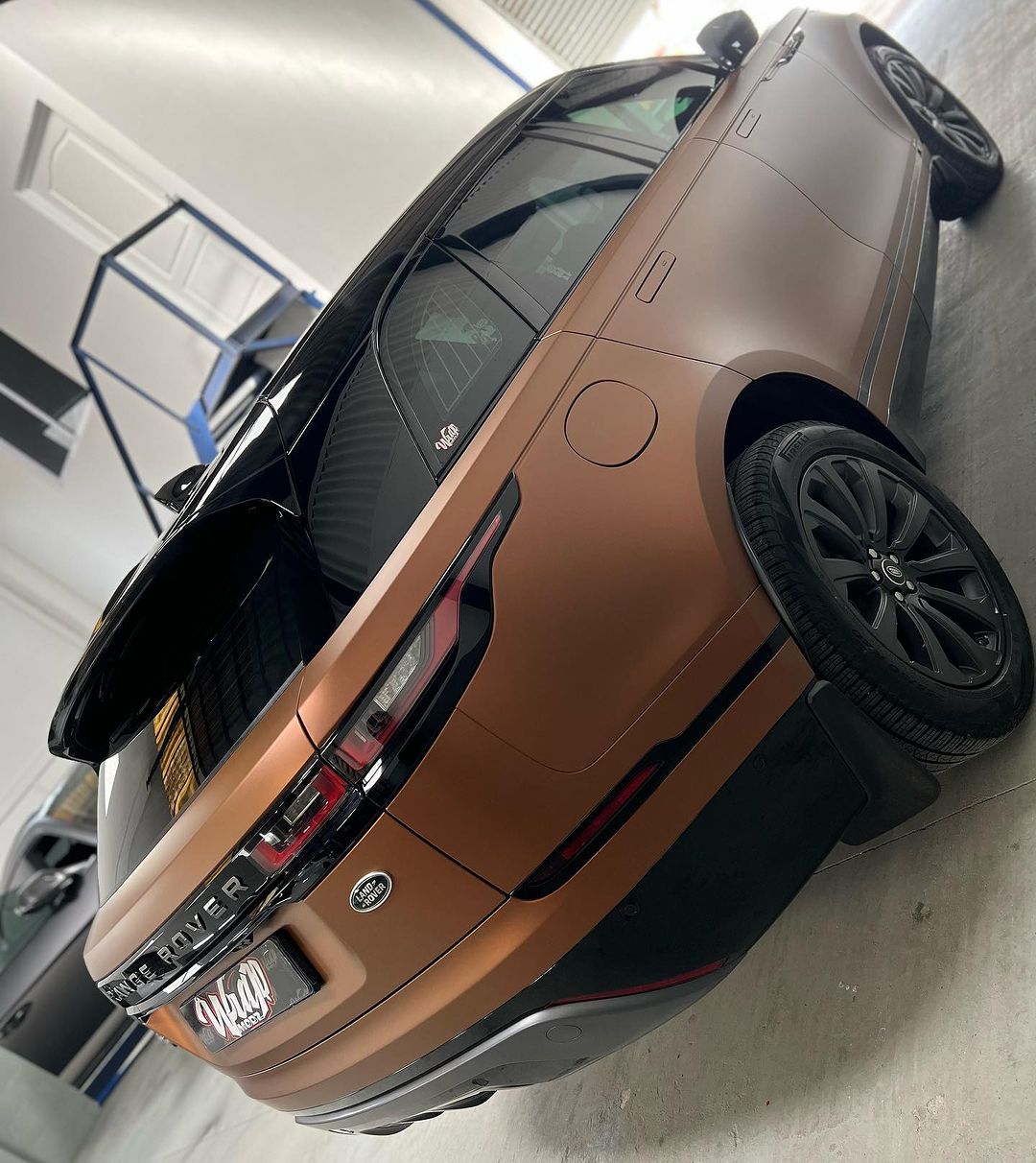 Range Rover|Satin Chrome Silk Copper Vinyl Wrap|Eowrap