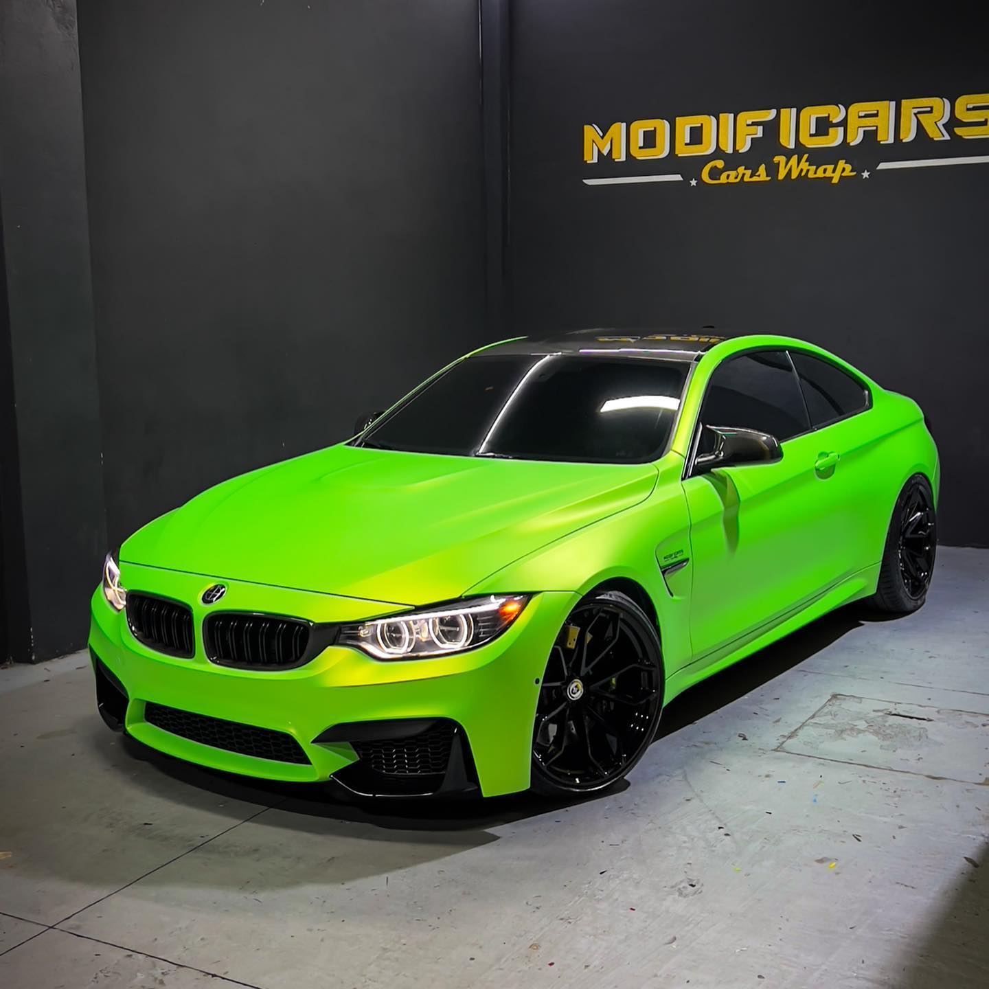 Satin Chrome Paradice Green Vinyl Wrap