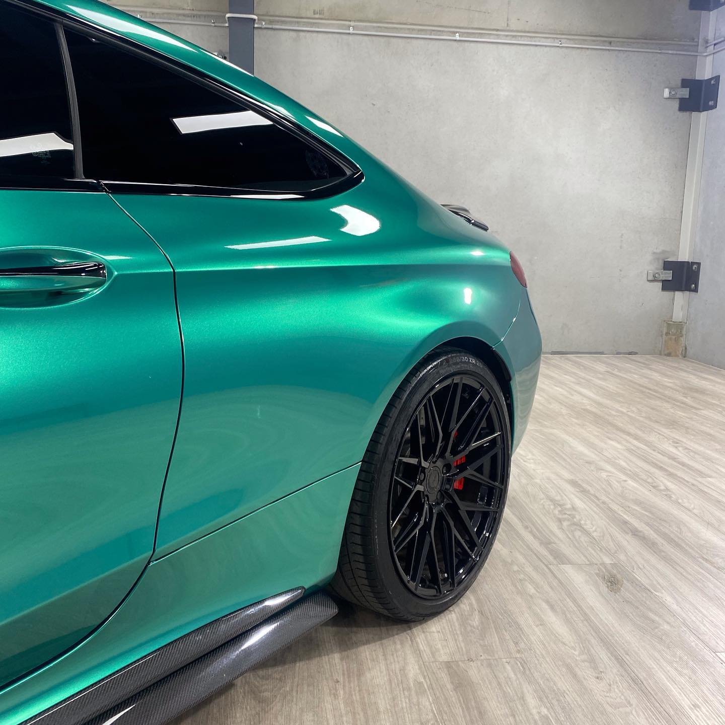 Gloss Metallic Parrot Green PPF