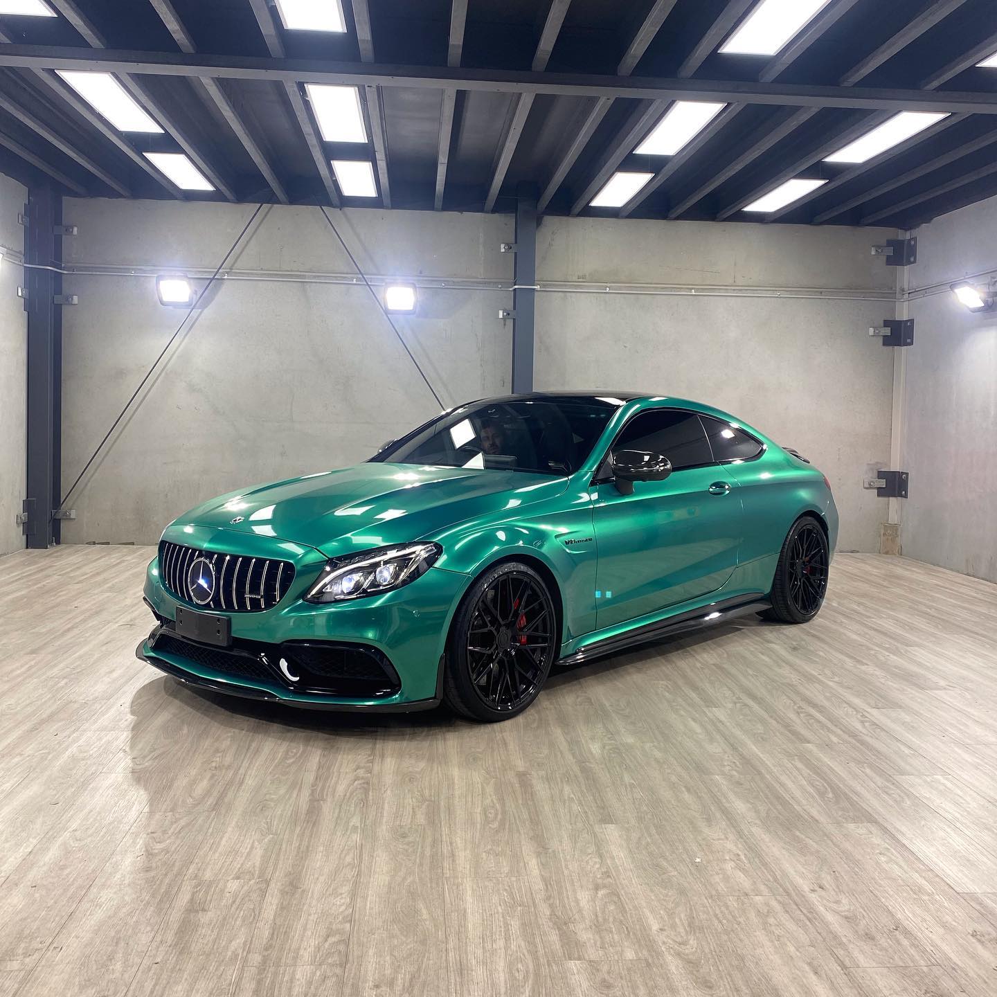 Gloss Metallic Parrot Green PPF