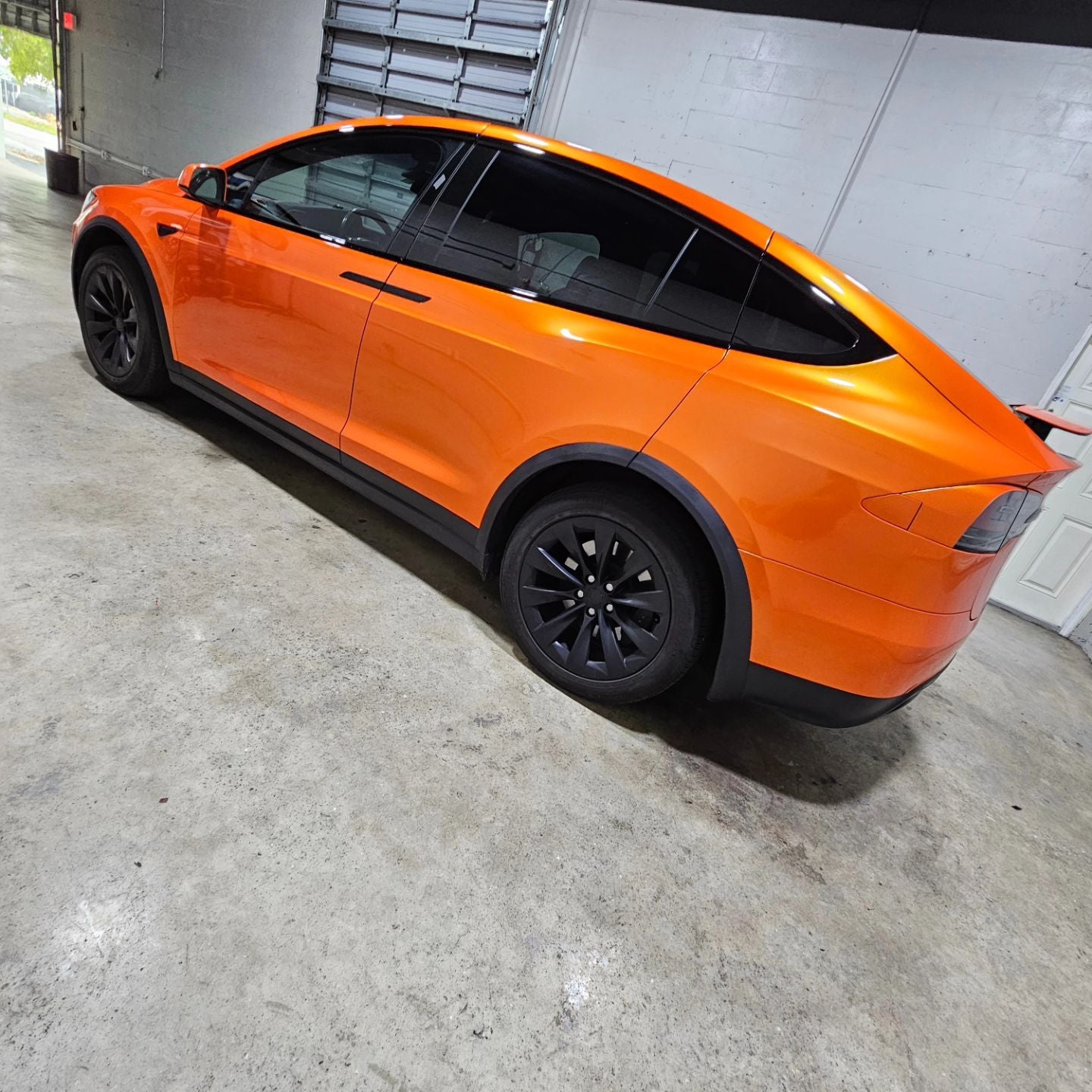 Tesla Model X|Candy Metallic Neon Orange Vinyl Wrap|Eowrap