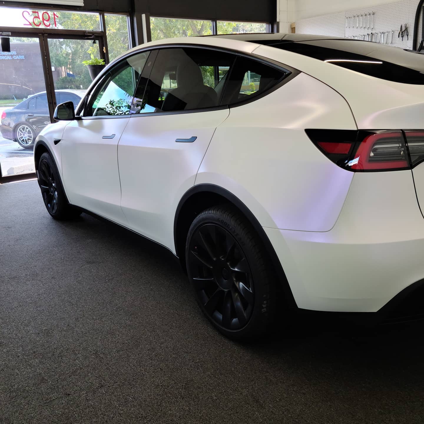 Tesla Model Y|Matte White Purple Vinyl Wrap|Eowrap