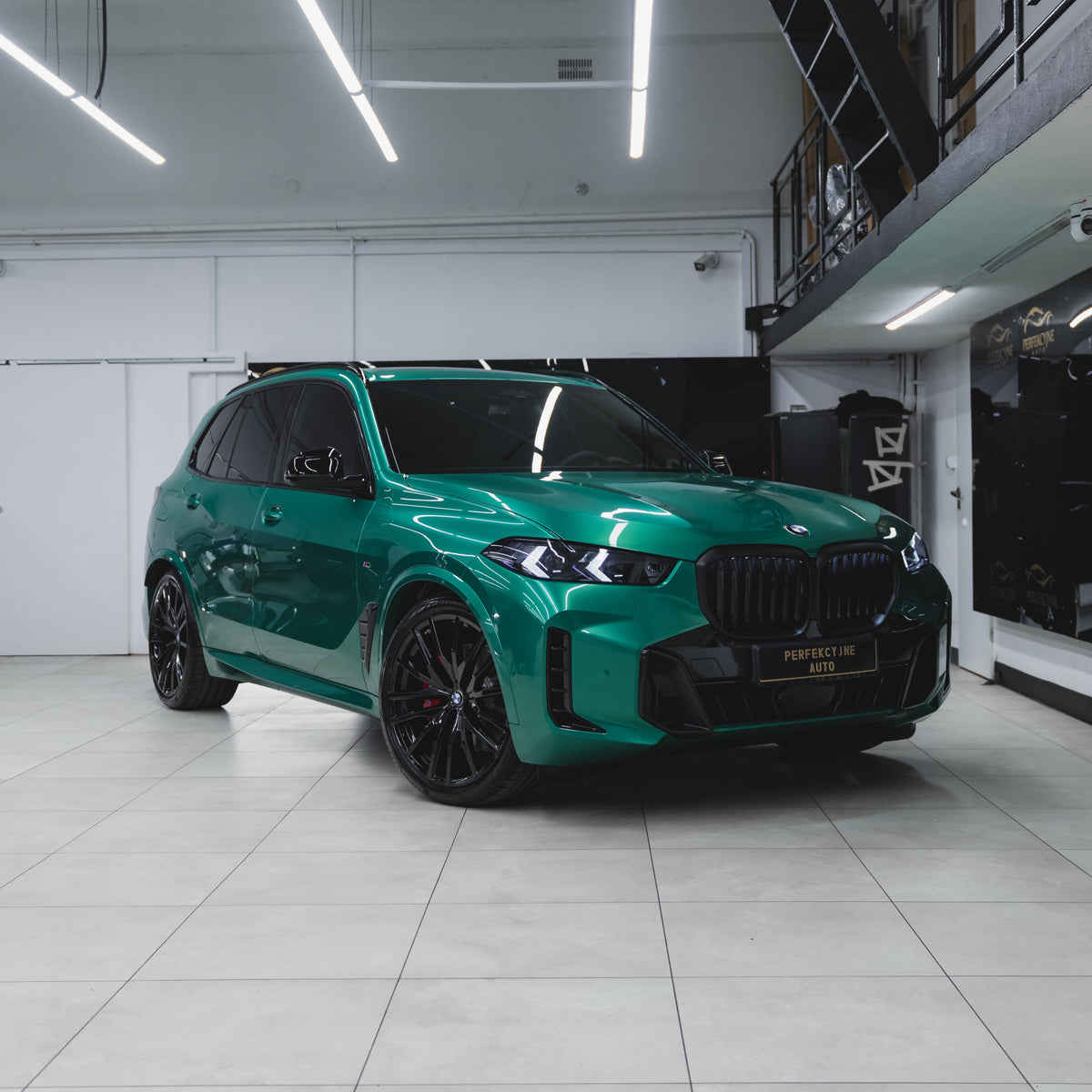 Gloss Metallic Royal Green Vinyl Wrap installed on BMW X5 (G05 LCI) X5 (G05 LCI)