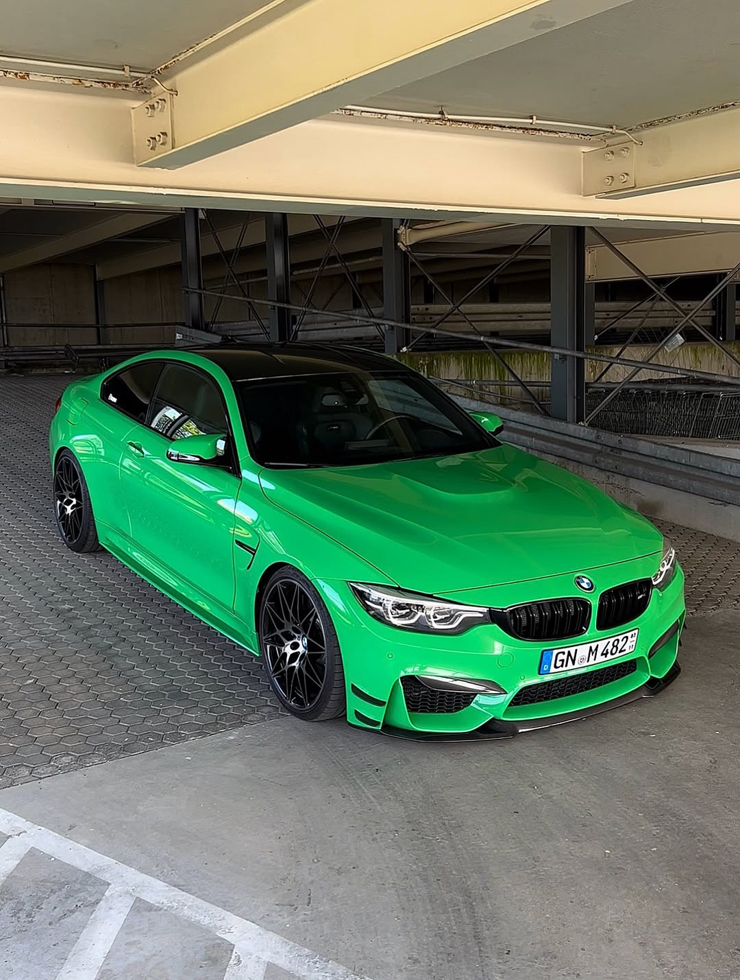 Gloss Signal Green Vinyl Wrap installed on BMW M4 (F82) M4 (F82)