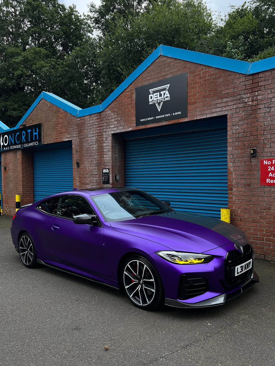 Matte Metallic Eminence Purple Vinyl Wrap installed on BMW 4 Series Coupé (G22) 4 Series Coupé (G22)