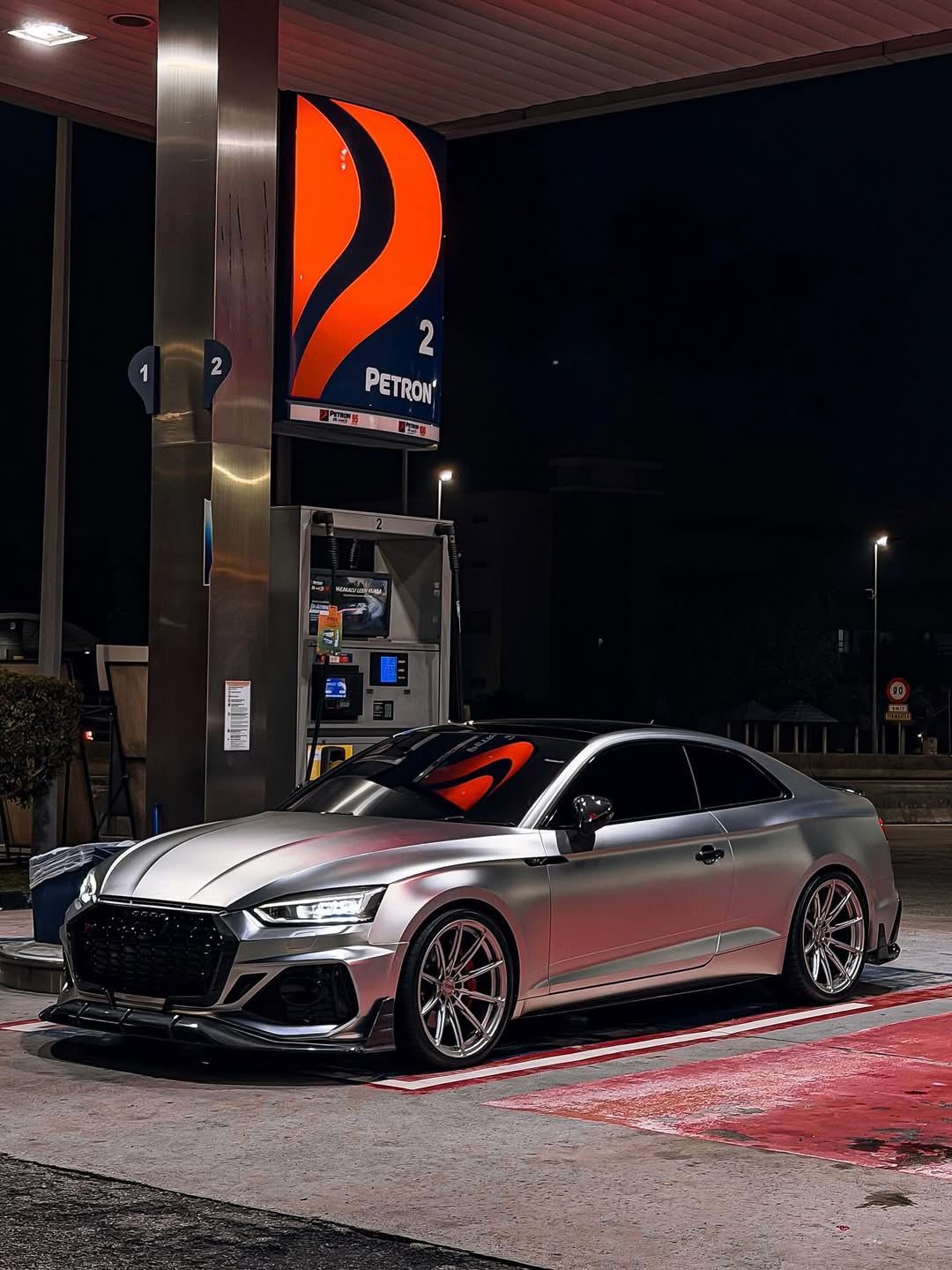 Satin Chrome Silver Vinyl Wrap installed on Audi A5 Coupé (B9) A5 Coupé (B9)